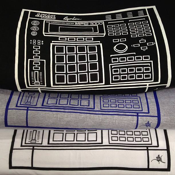 AKAI MPC 3000 - White T-Shirt