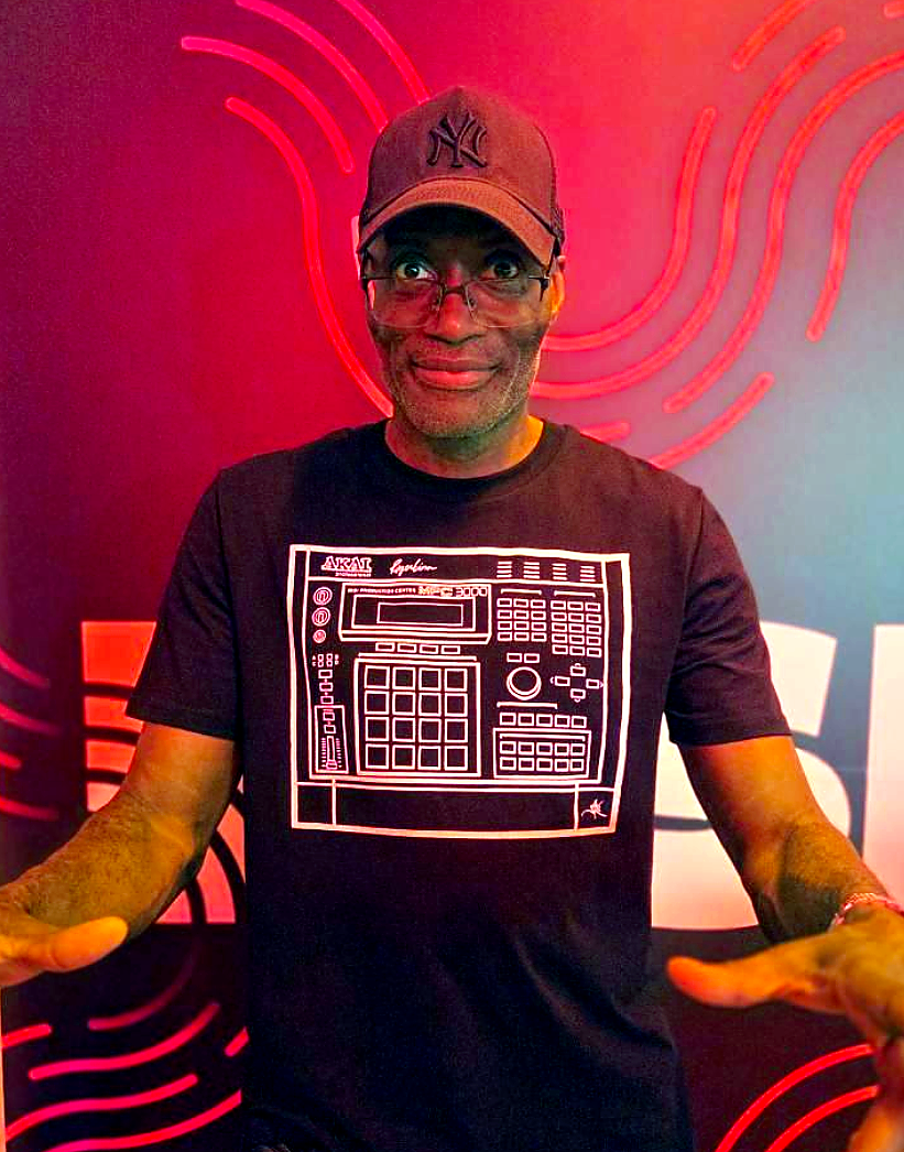 AKAI MPC 3000 - Black T-Shirt